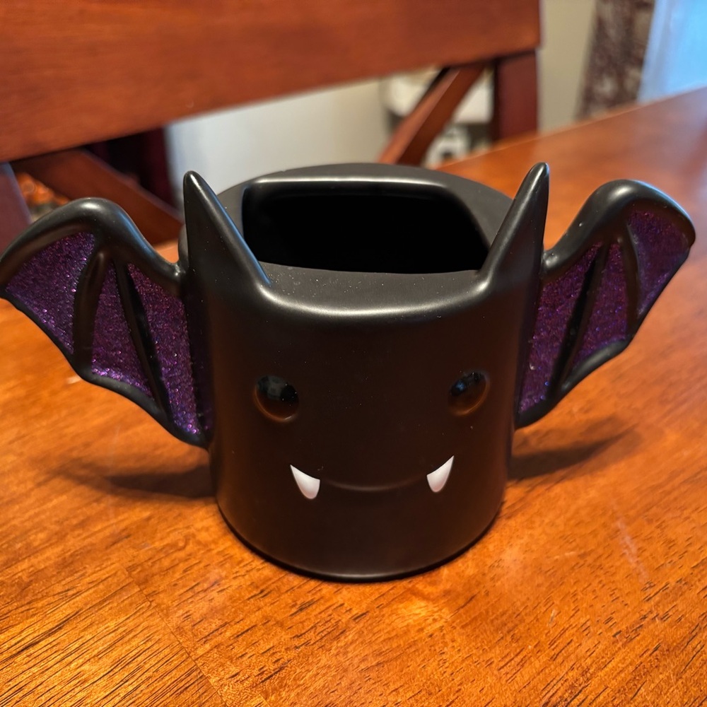 Bath & Body Works Black Bat Ceramic soap Holder